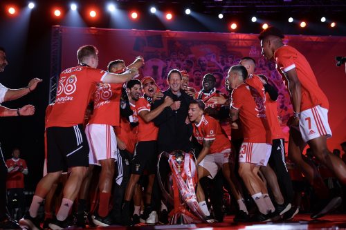 Celebrações após conquista do 38.º Título do SL Benfica na I Liga, Lisboa, 28/05/2023 (EPA/NUNO VEIGA/LUSA)